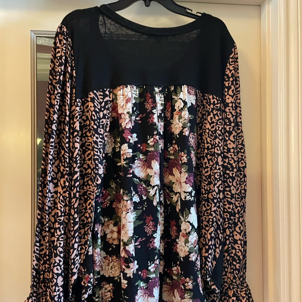 Umgee blouse - Picture 2 of 4